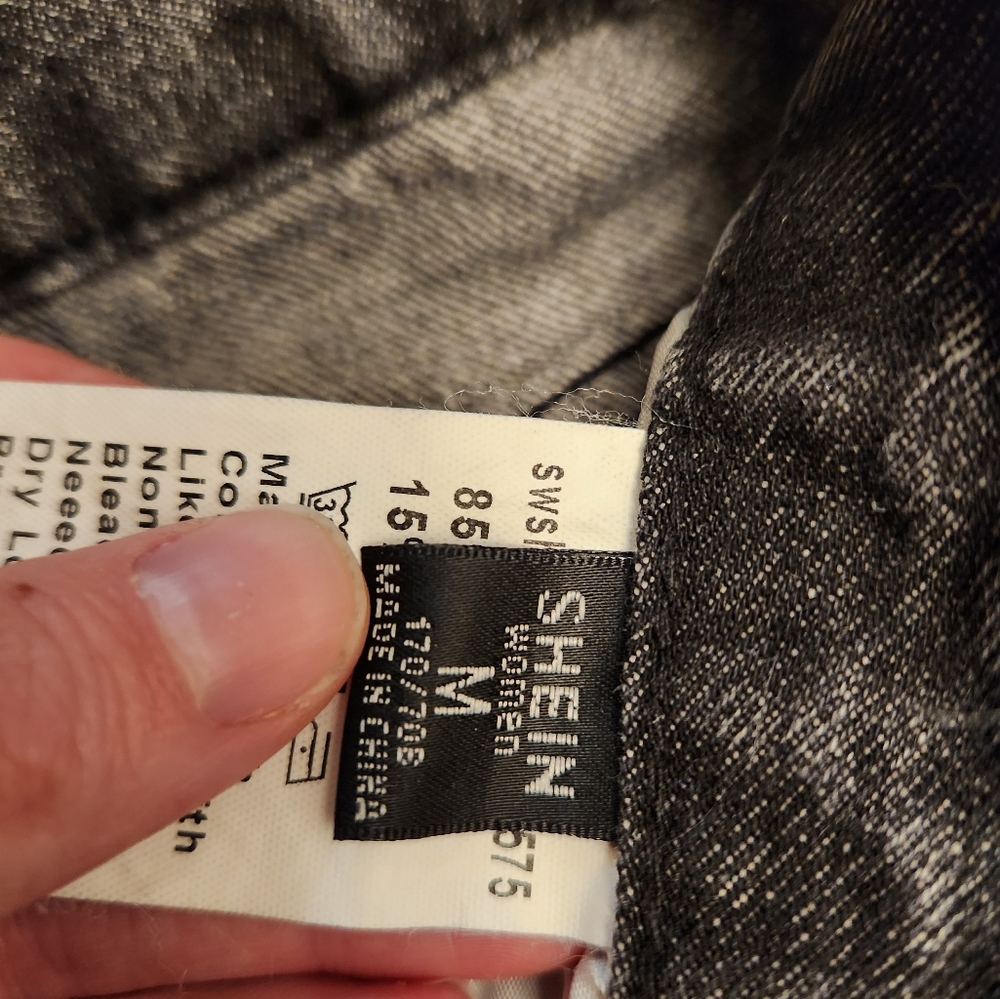Shein Acid Wash Shorts - Picture 4 of 4